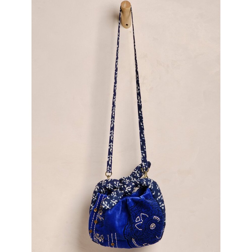 FREE PEOPLE Aria Mini Velvet Bag / Sapphire